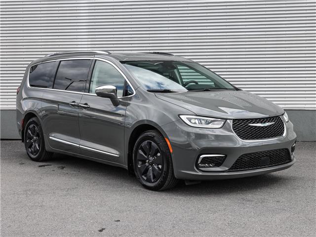 2021 Chrysler Pacifica Hybrid Limited (Stk: G23-156A) in Granby - Image 1 of 37