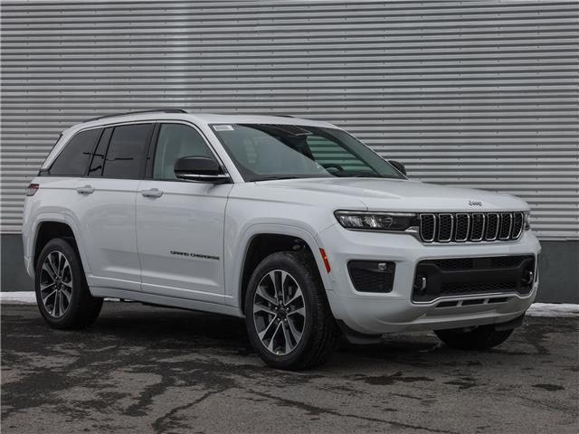 2023 Jeep Grand Cherokee Overland (Stk: G3-93) in Granby - Image 1 of 35