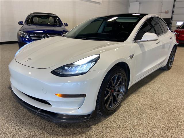 2020 Tesla Model 3 Standard Range Plus (Stk: P13196) in Calgary - Image 1 of 18