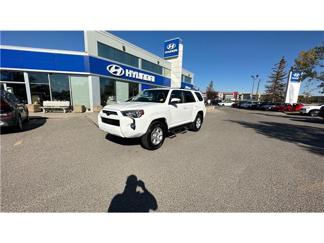 2022 Toyota 4Runner Base (Stk: P068855) in Calgary - Image 1 of 13