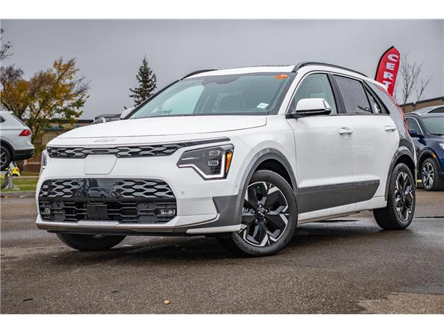 2023 Kia Niro EV Limited w/Snow White Pearl & Grey Exterior (Stk: 23NR6546) in Edmonton - Image 1 of 41