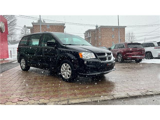 2019 Dodge Grand Caravan CVP/SXT (Stk: P0107A) in Québec - Image 1 of 33