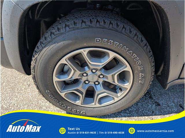 2022 Jeep Cherokee Trailhawk (Stk: B1775) in Sarnia - Image 10 of 28