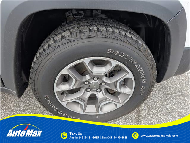 2022 Jeep Cherokee Trailhawk (Stk: B1776) in Sarnia - Image 13 of 28