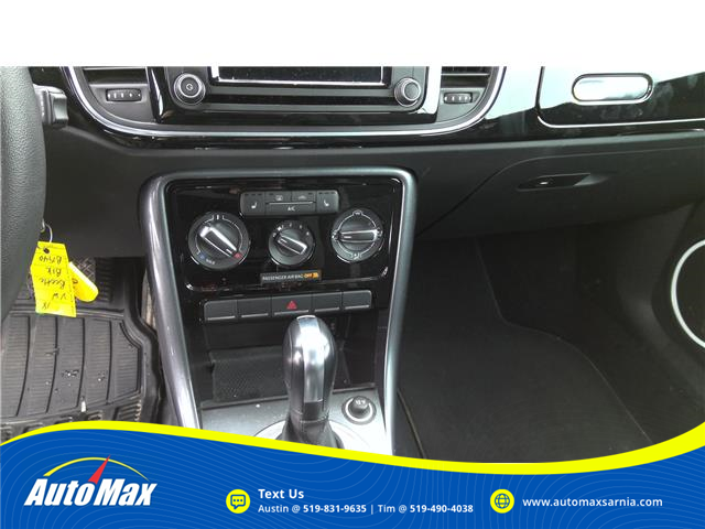 2018 Volkswagen Beetle 2.0 TSI Trendline (Stk: B1940) in Sarnia - Image 11 of 12