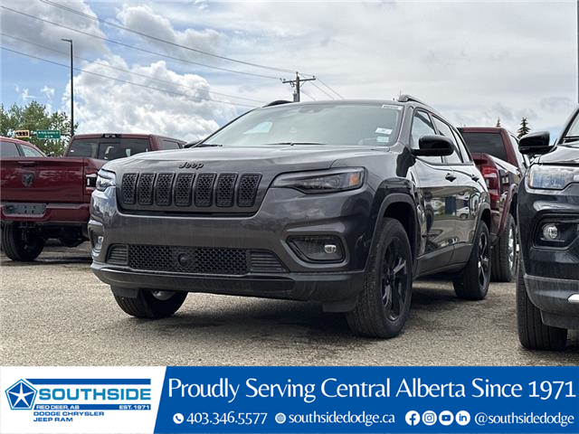 2023 Jeep Cherokee Altitude (Stk: CE2303) in Red Deer - Image 1 of 5