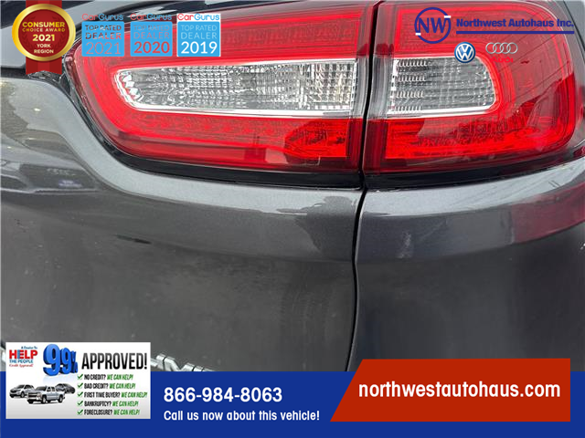 2016 Jeep Cherokee Limited (Stk: 9805) in North York - Image 7 of 31