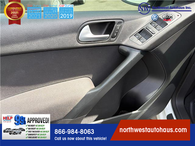 2016 Volkswagen Tiguan Special Edition in North York - Image 13 of 23