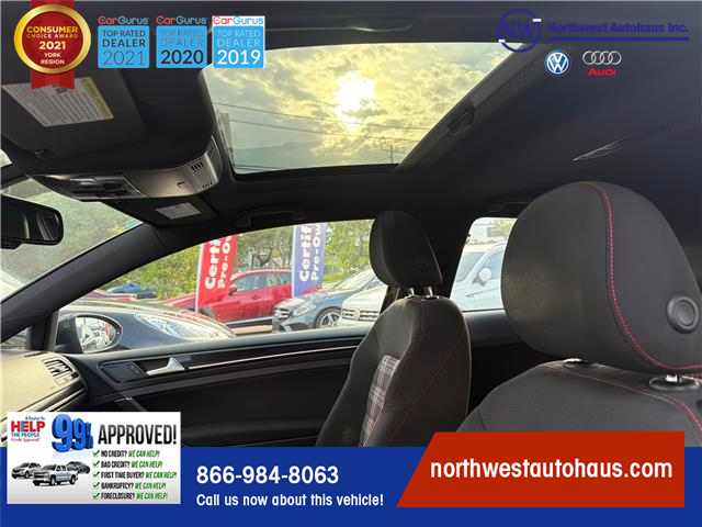 2015 Volkswagen Golf GTI 3-Door (Stk: 2926) in North York - Image 10 of 28