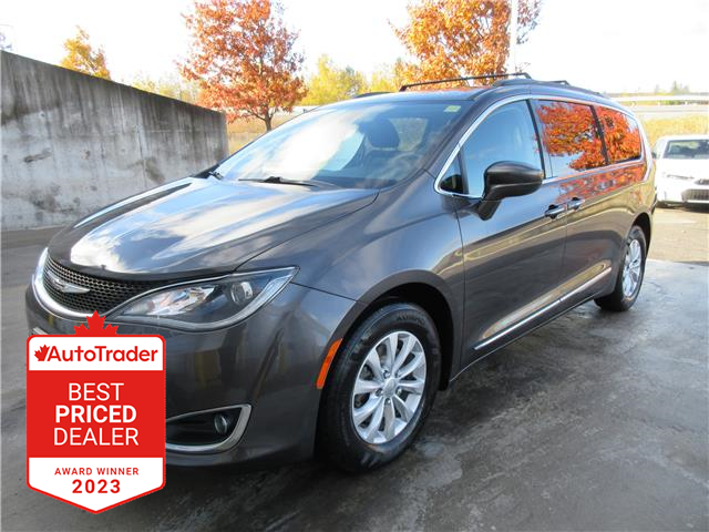 2017 Chrysler Pacifica Touring-L (Stk: K21137A) in Ottawa - Image 1 of 19 2017 Chrysler Pacifica Touring-L (Stk: K21137A) in Ottawa - Image 1 of 19