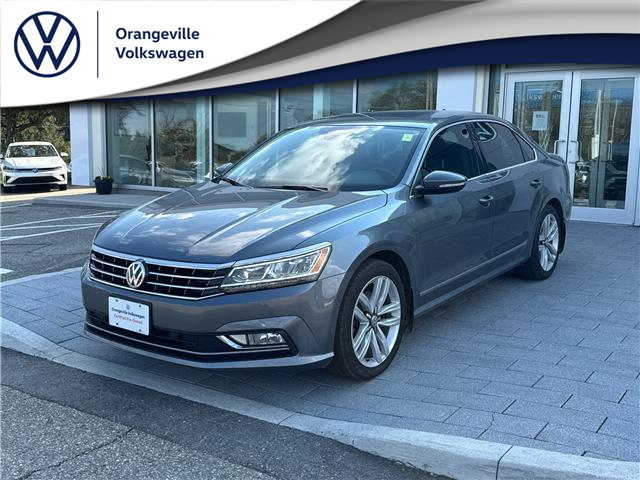 2017 Volkswagen Passat 3.6L VR6 Highline (Stk: 7522T) in Mono - Image 1 of 18