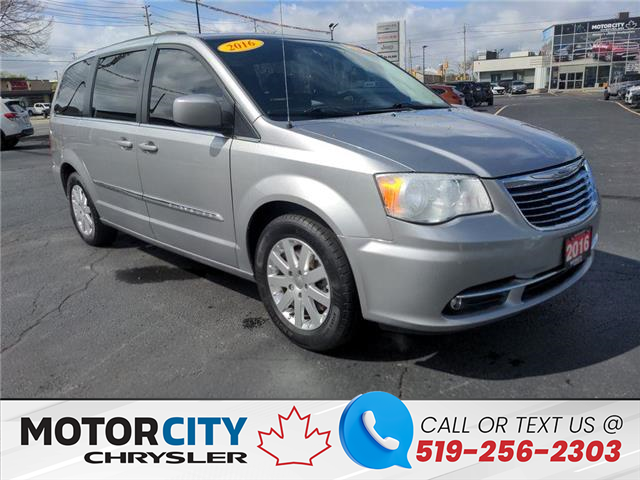 2016 Chrysler Town & Country Touring (Stk: 240336A) in Windsor - Image 1 of 18