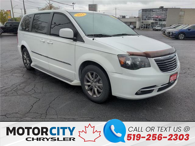2015 Chrysler Town & Country S (Stk: 240343A) in Windsor - Image 1 of 19
