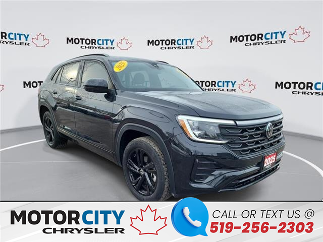 2025 Volkswagen Atlas Cross Sport 2.0 TSI Comfortline R-Line Black Edition (Stk: 260037A) in Windsor - Image 1 of 21