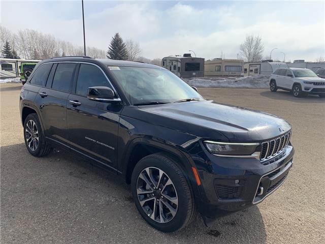 2023 Jeep Grand Cherokee Overland (Stk: 5P083) in Medicine Hat - Image 1 of 18