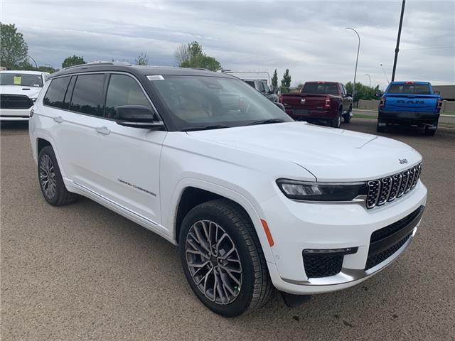 2023 Jeep Grand Cherokee L Summit (Stk: 5P182) in Medicine Hat - Image 1 of 18
