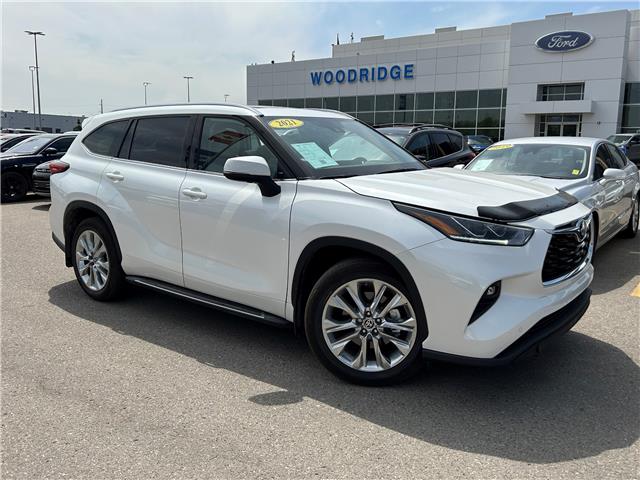 2021 Toyota Highlander Limited (Stk: 18496A) in Calgary - Image 1 of 26