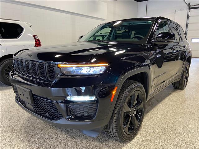 2023 Jeep Grand Cherokee Limited (Stk: P13209) in Calgary - Image 1 of 25