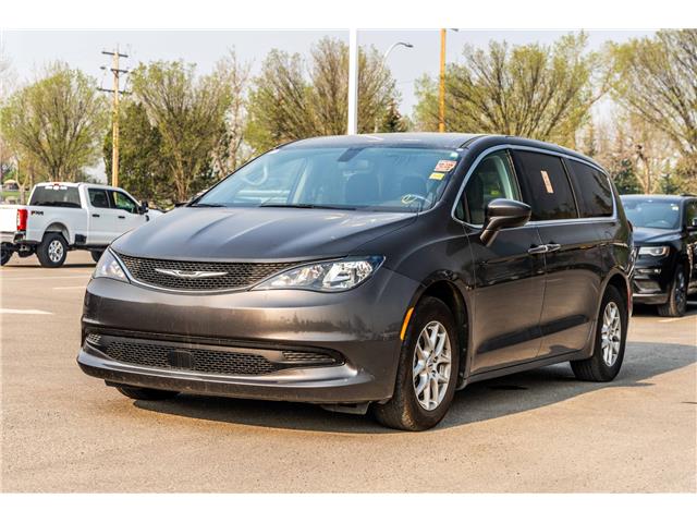 2021 Chrysler Grand Caravan SXT (Stk: U0090) in Okotoks - Image 1 of 31