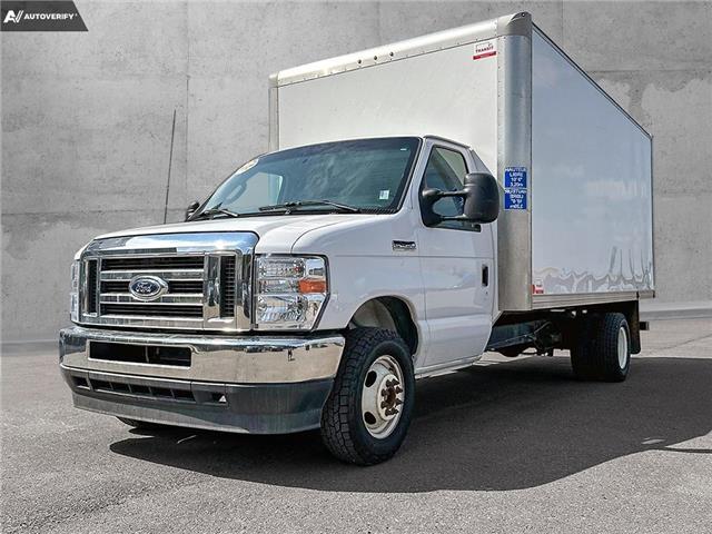 2022 Ford E-450 Cutaway Base (Stk: P12414) in Airdrie - Image 1 of 21