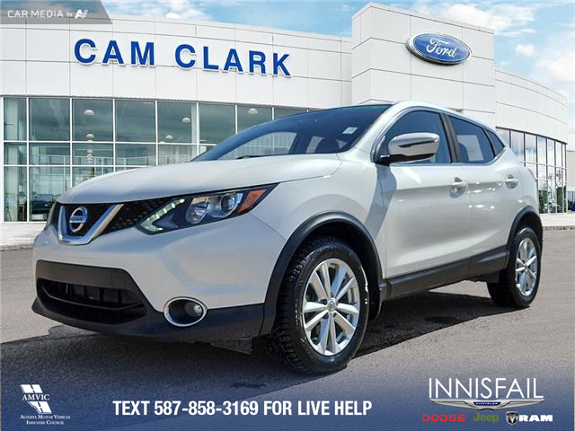 2017 Nissan Qashqai SV (Stk: U37400) in Red Deer - Image 1 of 25