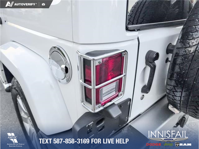 2017 Jeep Wrangler Unlimited Sahara (Stk: P1523) in Canmore - Image 10 of 24