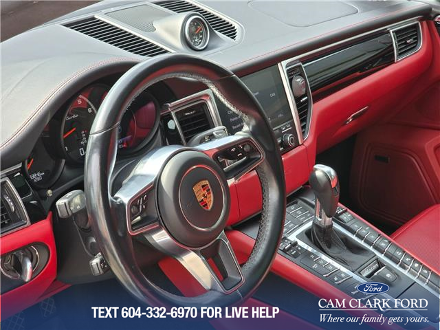 2017 Porsche Macan Turbo w/Performance Package (Stk: 25NA1461B) in North Vancouver - Image 1 of 6
