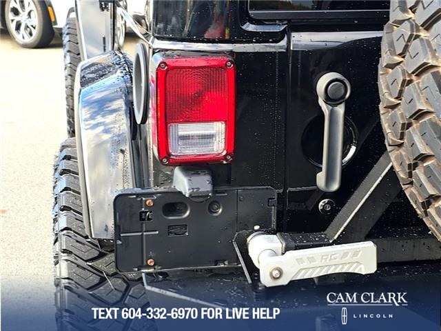 2016 Jeep Wrangler Unlimited Sahara (Stk: P13833A) in North Vancouver - Image 11 of 22