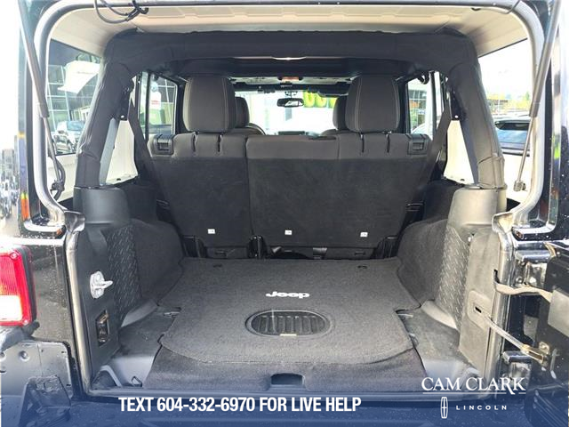 2016 Jeep Wrangler Unlimited Sahara (Stk: P13833A) in North Vancouver - Image 12 of 22