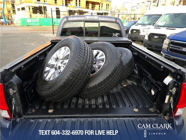 2016 Toyota Tacoma SR5 (Stk: P13838A) in North Vancouver - Image 12 of 22
