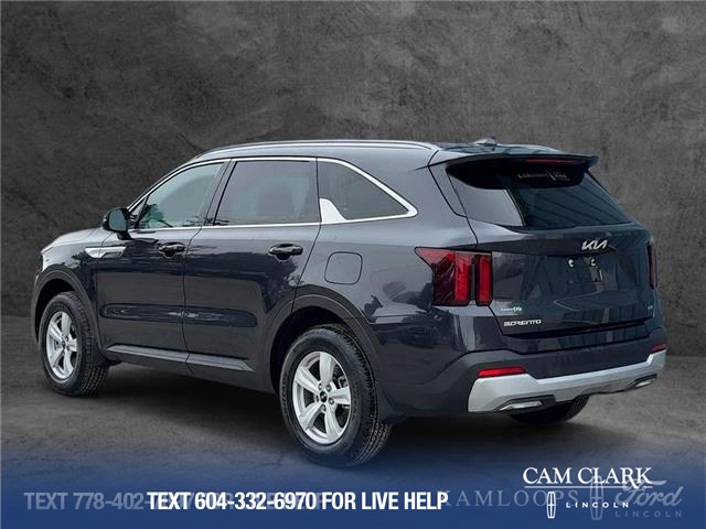 2025 Kia Sorento 2.5L LX (Stk: 26P027) in Kamloops - Image 4 of 25