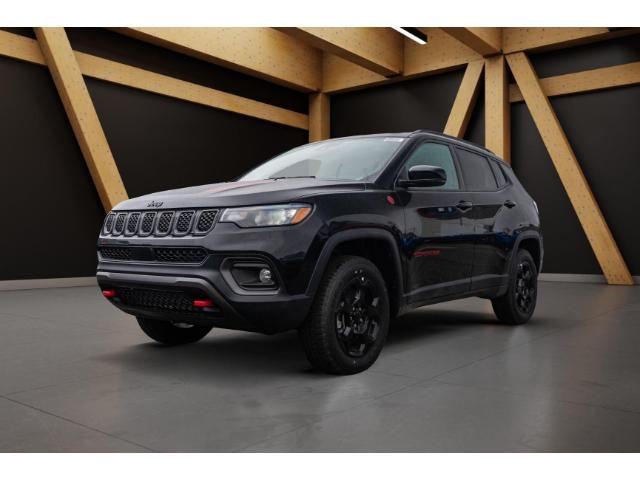 2023 Jeep Compass Trailhawk (Stk: 1P204) in Quebec - Image 1 of 18