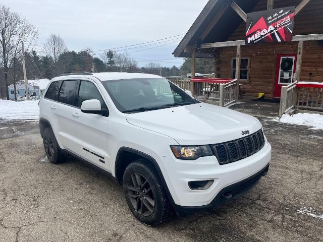 2017 Jeep Grand Cherokee Laredo (Stk: 23120A) in Rawdon - Image 1 of 18