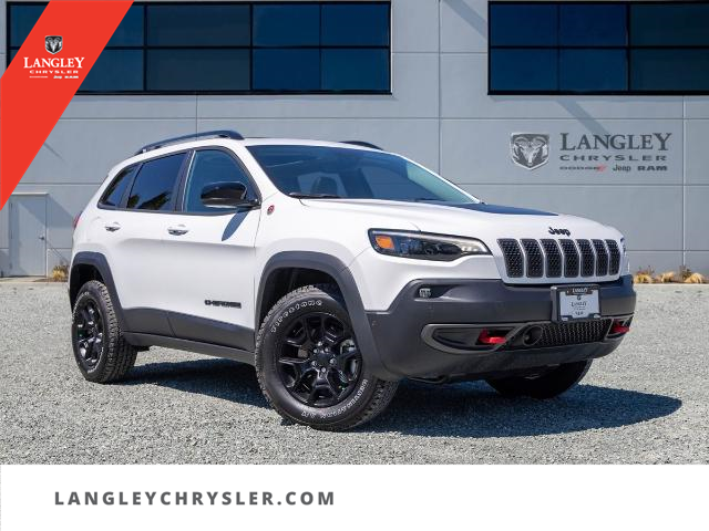 2023 Jeep Cherokee Trailhawk (Stk: P115880) in Surrey - Image 1 of 21