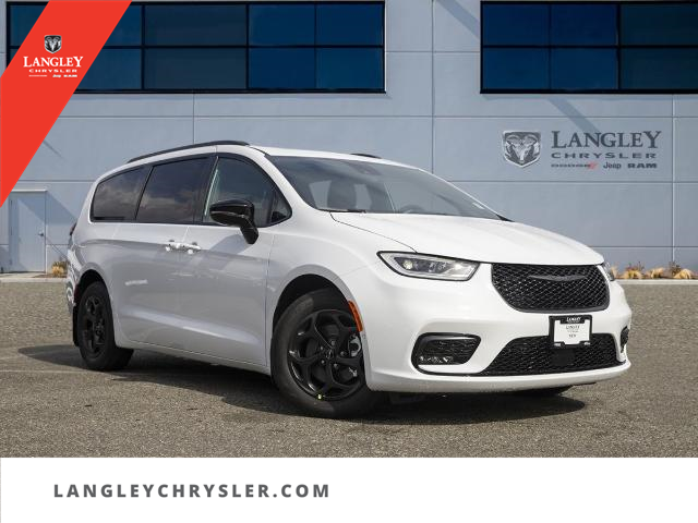 2024 Chrysler Pacifica Hybrid Select (Stk: R112345) in Surrey - Image 1 of 23