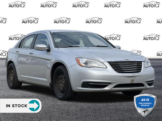2011 Chrysler 200 LX (Stk: 62560UAZ) in Kitchener - Image 1 of 17