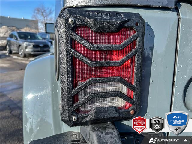 2015 Jeep Wrangler Unlimited Sahara (Stk: B250423XZ) in Hamilton - Image 7 of 21