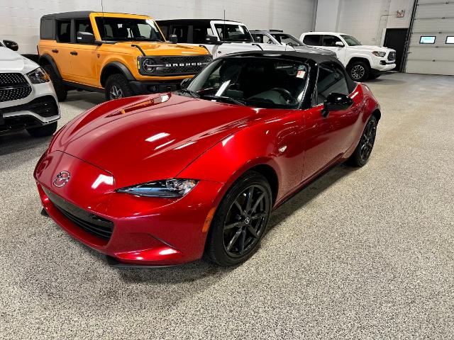 2017 Mazda MX-5 GX (Stk: P13343) in Calgary - Image 1 of 11