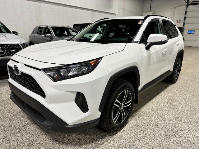 2019 Toyota RAV4 LE (Stk: P13338A) in Calgary - Image 1 of 13