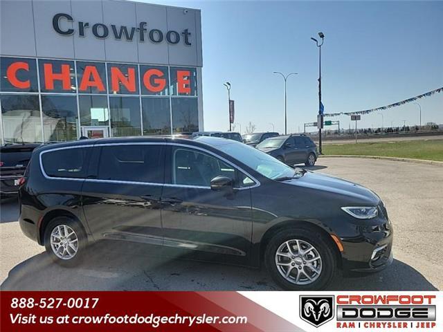 2023 Chrysler Pacifica Touring-L (Stk: 238300) in Calgary - Image 1 of 14