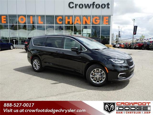 2023 Chrysler Pacifica Touring-L (Stk: 238308) in Calgary - Image 1 of 28
