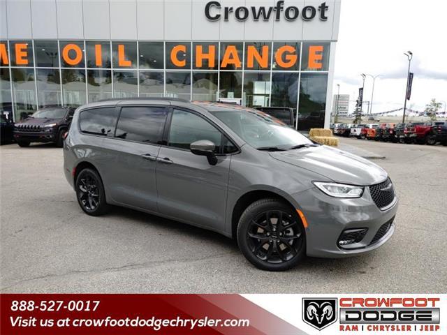 2023 Chrysler Pacifica Touring-L (Stk: 238314) in Calgary - Image 1 of 27
