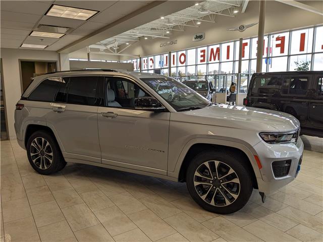 2022 Jeep Grand Cherokee 4xe Overland (Stk: J22630) in Calgary - Image 1 of 25