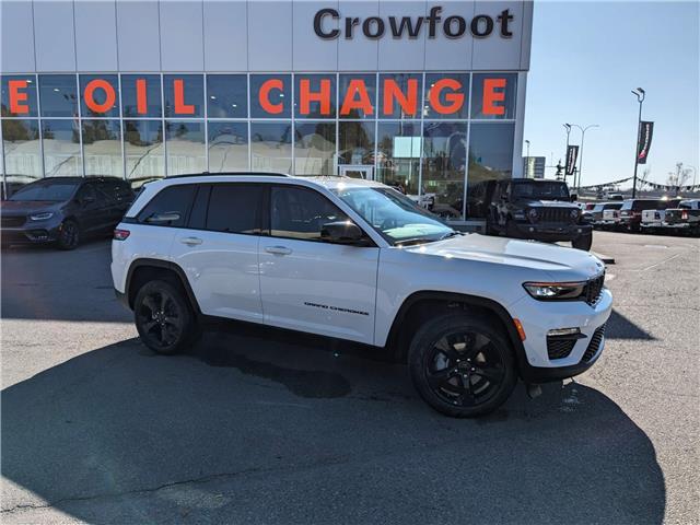 2023 Jeep Grand Cherokee Limited (Stk: J23642) in Calgary - Image 1 of 26