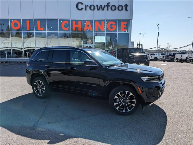 2023 Jeep Grand Cherokee Overland (Stk: J23616) in Calgary - Image 1 of 27