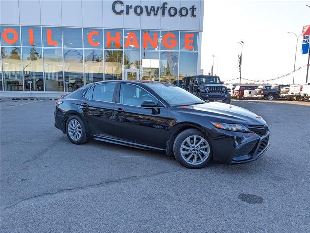 2021 Toyota Camry SE (Stk: 10542) in Calgary - Image 1 of 24
