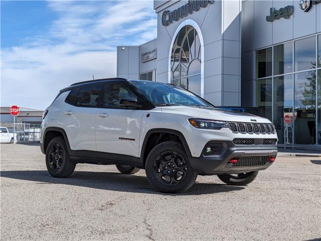 2023 Jeep Compass Trailhawk (Stk: J23511) in Calgary - Image 1 of 26