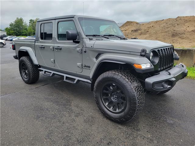 2023 Jeep Gladiator Sport S (Stk: G3-92) in Granby - Image 1 of 32