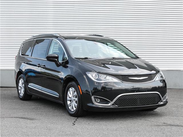 2018 Chrysler Pacifica Touring-L Plus (Stk: G4-006A) in Granby - Image 1 of 35
