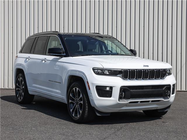 2023 Jeep Grand Cherokee Overland (Stk: B23-17) in Cowansville - Image 1 of 39